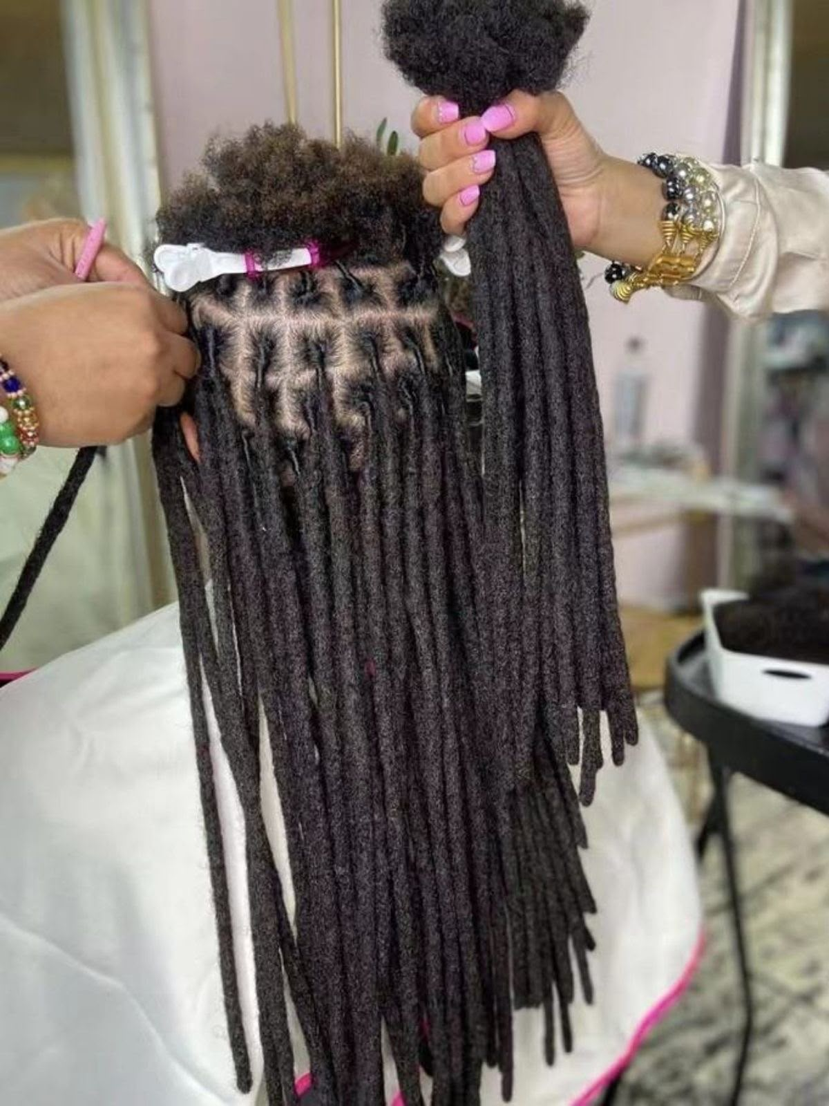 Locks créées et entretenues chez FF Beauty